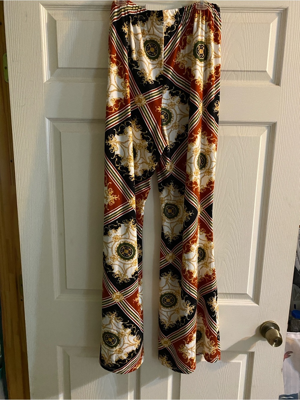 eye candy Printed Wide-Leg Pants in Rust, Black & Cream